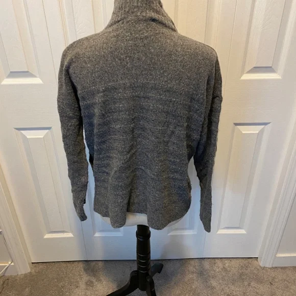 Max Studio size M pullover - Picture 4 of 6